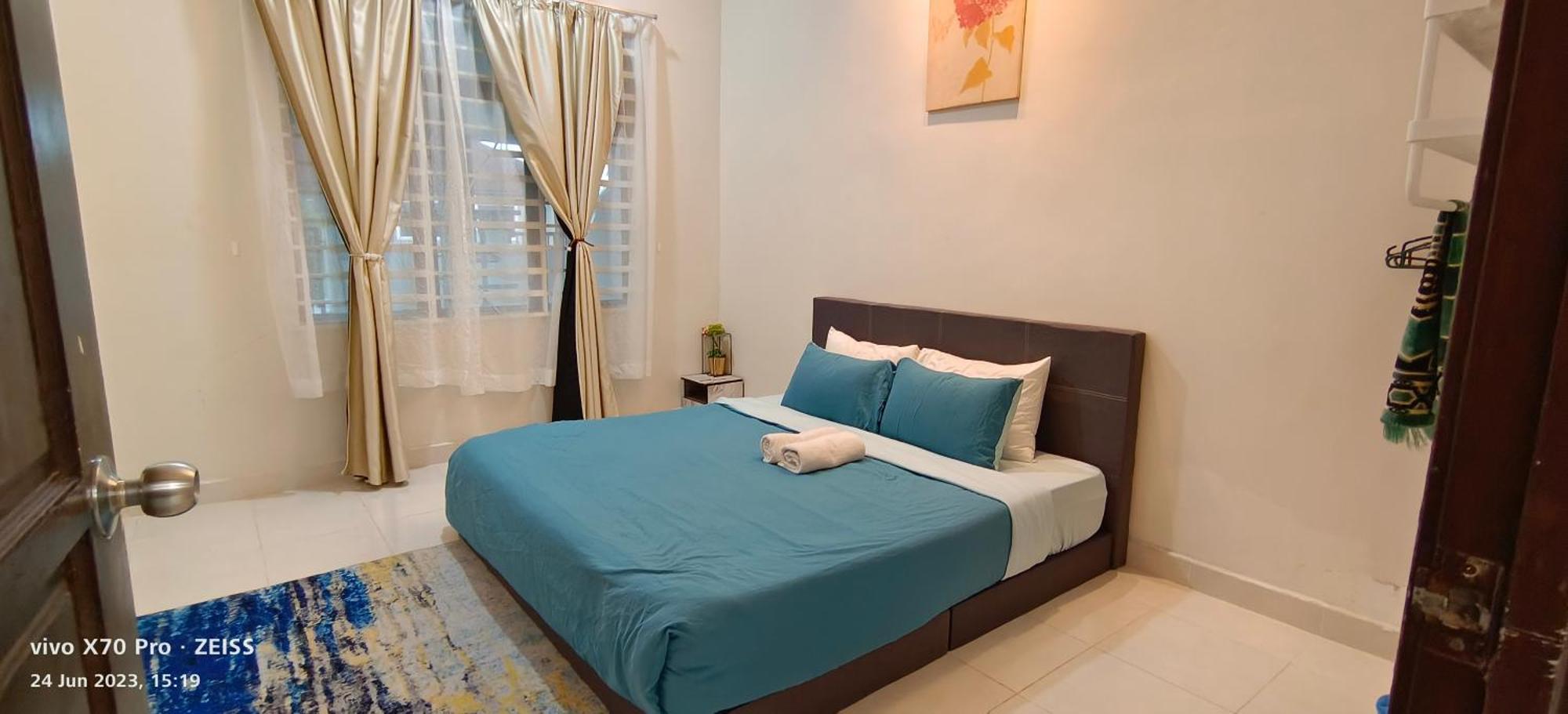 Sofea Hana Homestay, Pantai Balok, Kuantan Exterior photo